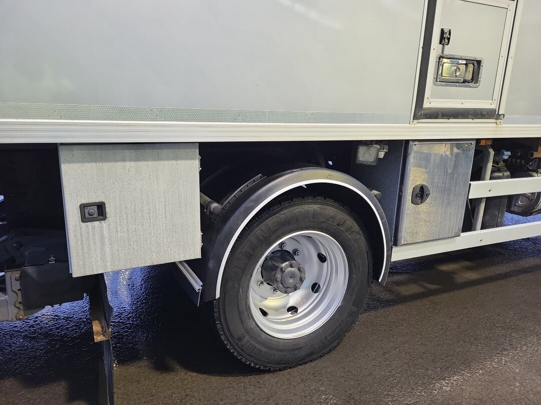 Mercedes-Benz Atego 1330 4x4 Atego 1330 4x4, Iso-Koffer mit Heizung und LBW - Tovornjak zabojnik: slika 5 Mercedes-Benz Atego 1330 4x4 Atego 1330 4x4, Iso-Koffer mit Heizung und LBW - Tovornjak zabojnik: slika 5