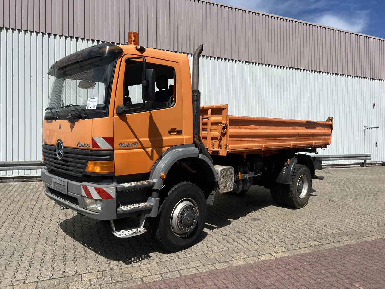 Mercedes-Benz Atego 1823 AK 4x4 Atego 1823 AK 4x4 - Tovornjak prekucnik: slika 1 Mercedes-Benz Atego 1823 AK 4x4 Atego 1823 AK 4x4 - Tovornjak prekucnik: slika 1