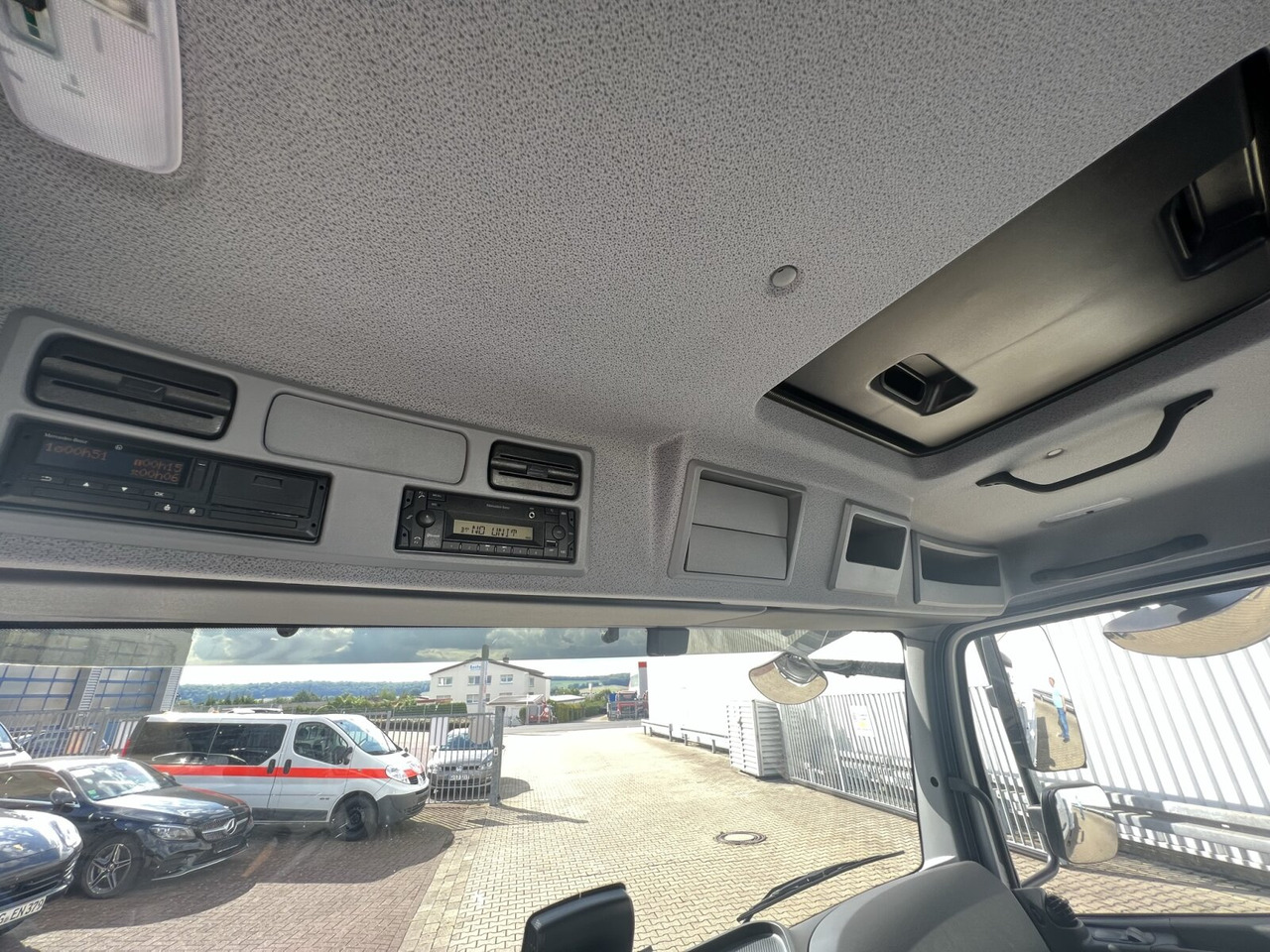 Mercedes-Benz Atego 818 K 4x2 Atego 818 K 4x2, 2x AHK, 5x VORHANDEN! - Tovornjak-šasija: slika 2 Mercedes-Benz Atego 818 K 4x2 Atego 818 K 4x2, 2x AHK, 5x VORHANDEN! - Tovornjak-šasija: slika 2