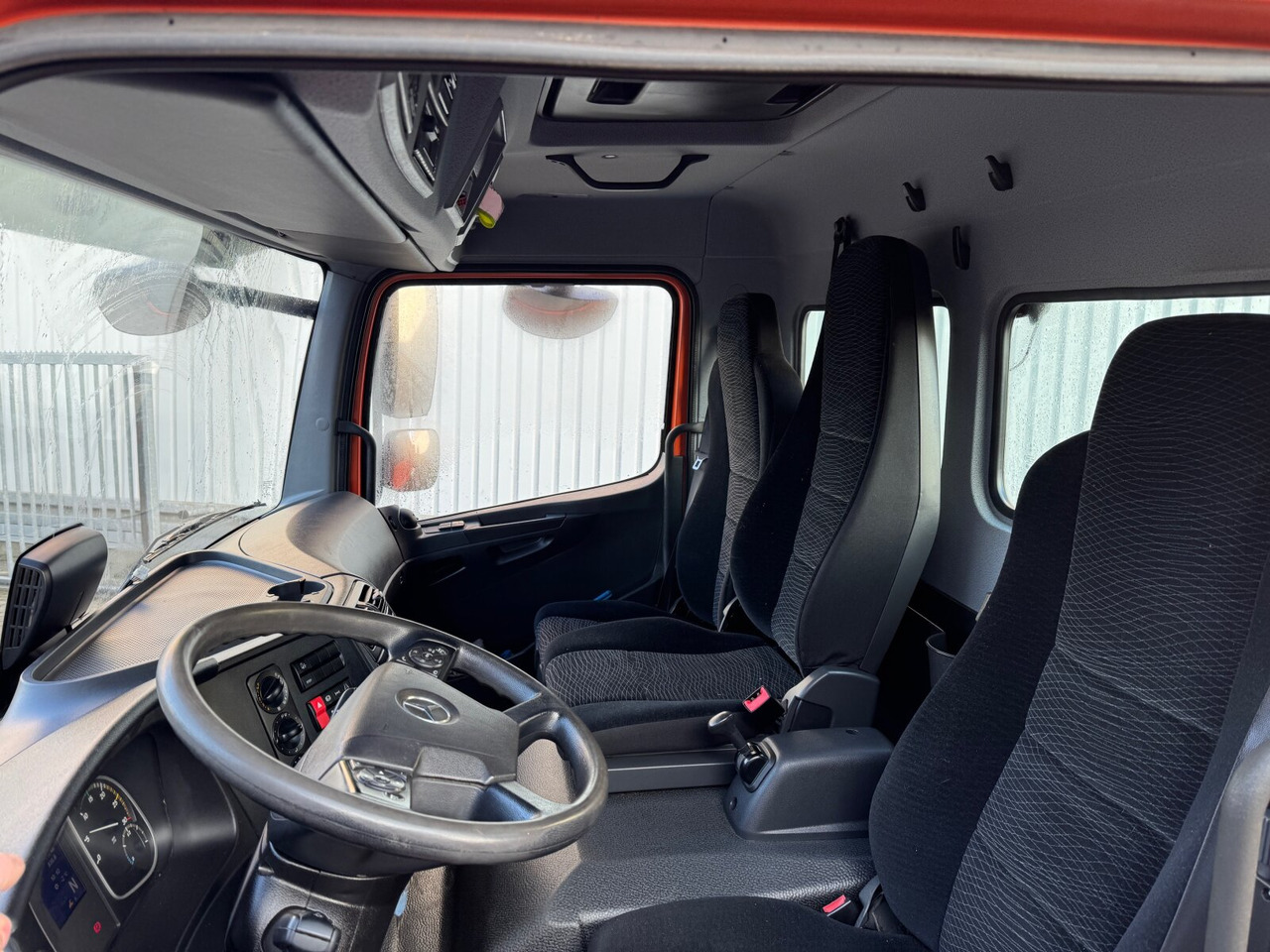 Mercedes-Benz Atego 824 L 4x2 Atego 824 L 4x2, Motorabtrieb, City-Abroller - Kotalni prekucni tovornjak: slika 4 Mercedes-Benz Atego 824 L 4x2 Atego 824 L 4x2, Motorabtrieb, City-Abroller - Kotalni prekucni tovornjak: slika 4