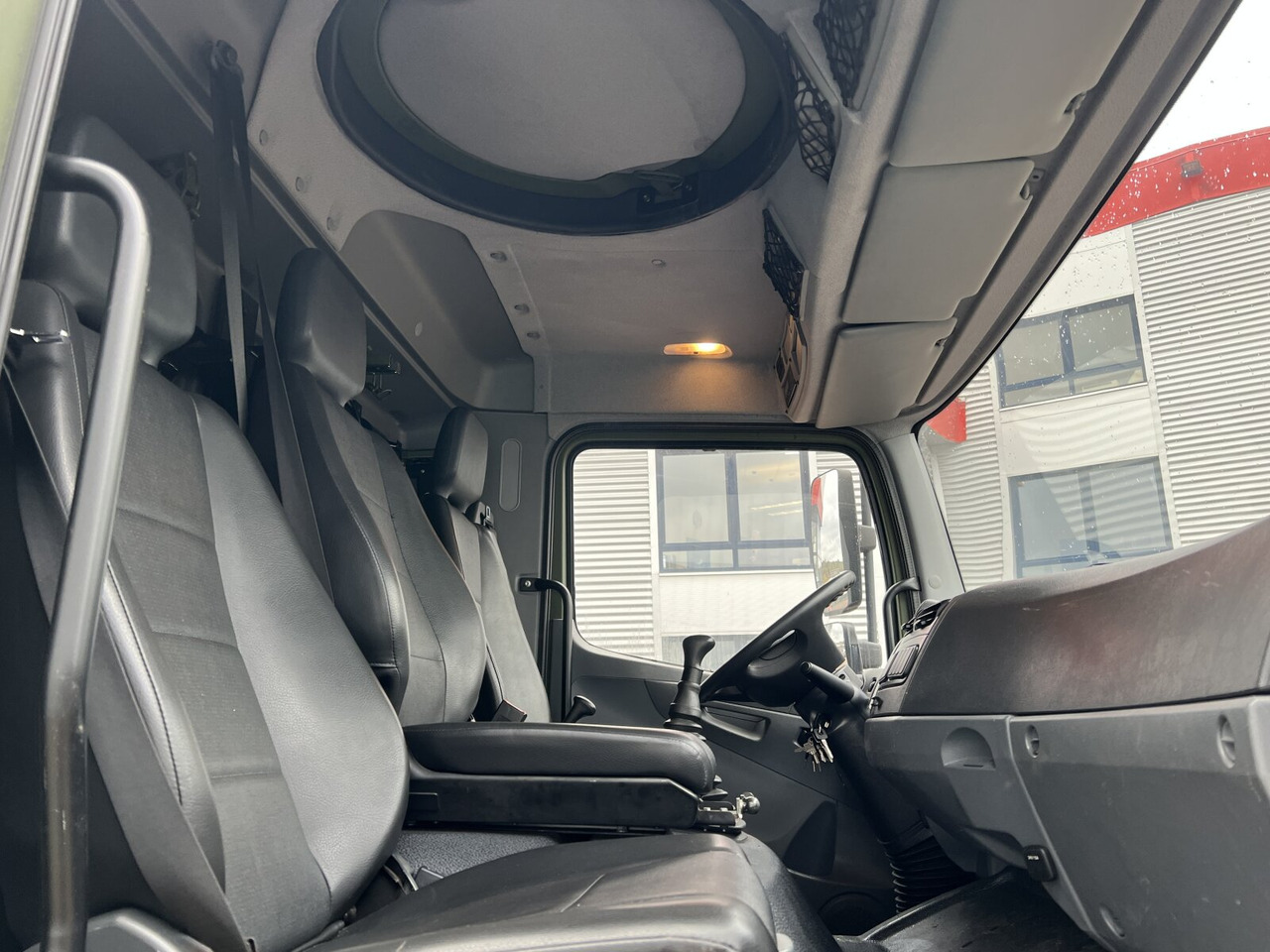 Mercedes-Benz Axor 1829 A 4x4 Axor 1829 A 4x4, Ex- - Tovornjak s kesonom: slika 2 Mercedes-Benz Axor 1829 A 4x4 Axor 1829 A 4x4, Ex- - Tovornjak s kesonom: slika 2