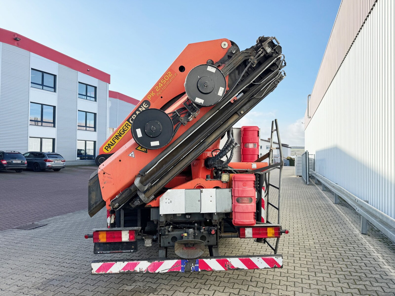 Tovornjak z dvigalom Mercedes-Benz Axor 2536/43 L 6x2 Axor 2536/43 L 6x2 mit Heckkran Palfinger PK 24502 F: slika 11