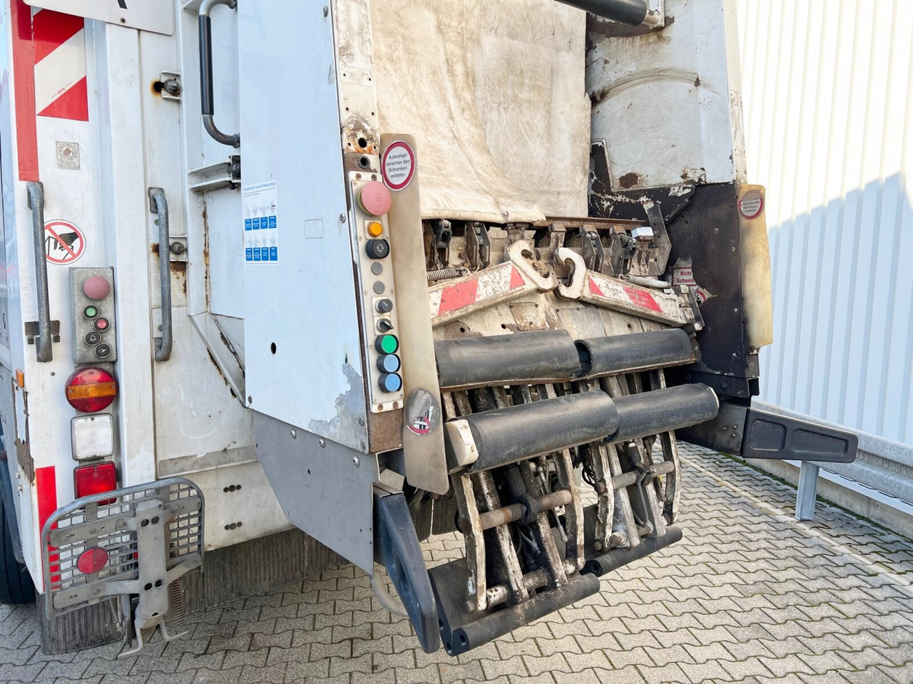 Mercedes-Benz Econic 2629 LL 6x2/4 NLA Econic 2629 LL 6x2/4 NLA, EEV, Lenkachse, FAUN Rotopress 520 L, Zöller-Schüttung lizing Mercedes-Benz Econic 2629 LL 6x2/4 NLA Econic 2629 LL 6x2/4 NLA, EEV, Lenkachse, FAUN Rotopress 520 L, Zöller-Schüttung: slika 14