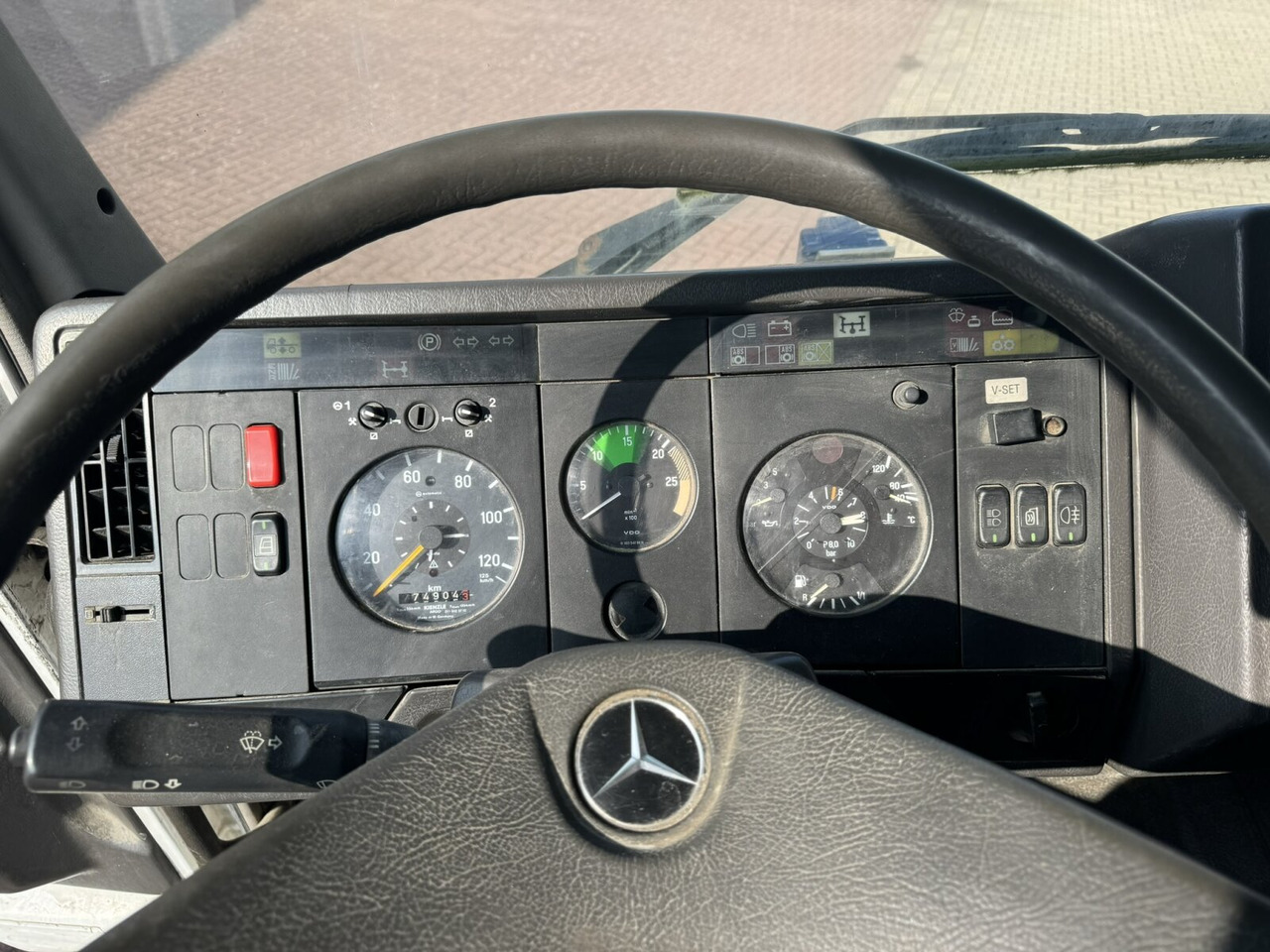 Mercedes-Benz SK 1827L 4x2 SK 1827L 4x2 - Tovornjak s kesonom: slika 2 Mercedes-Benz SK 1827L 4x2 SK 1827L 4x2 - Tovornjak s kesonom: slika 2