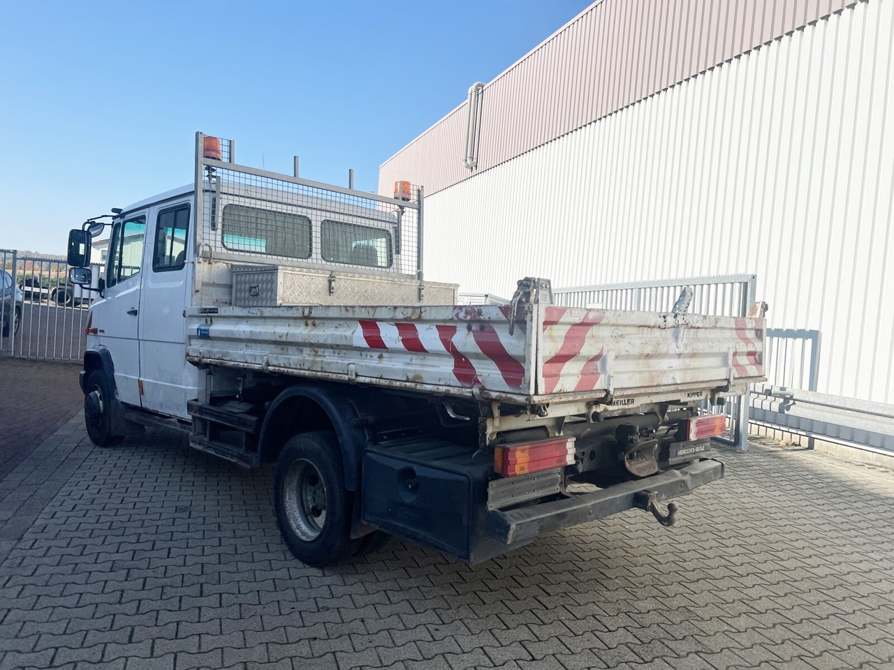 Mercedes-Benz Vario 816 D 4x2 Doka Vario 816 D 4x2 Doka, 2x AHK, Meiller Kipper - Tovornjak prekucnik: slika 4 Mercedes-Benz Vario 816 D 4x2 Doka Vario 816 D 4x2 Doka, 2x AHK, Meiller Kipper - Tovornjak prekucnik: slika 4