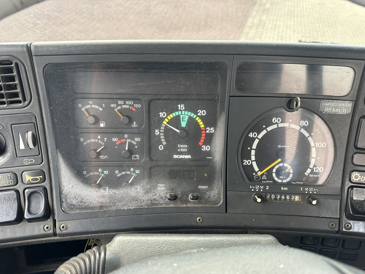 Scania P93 HK 250 6x4L P93 HK 250 6x4L - Tovornjak-šasija: slika 5 Scania P93 HK 250 6x4L P93 HK 250 6x4L - Tovornjak-šasija: slika 5