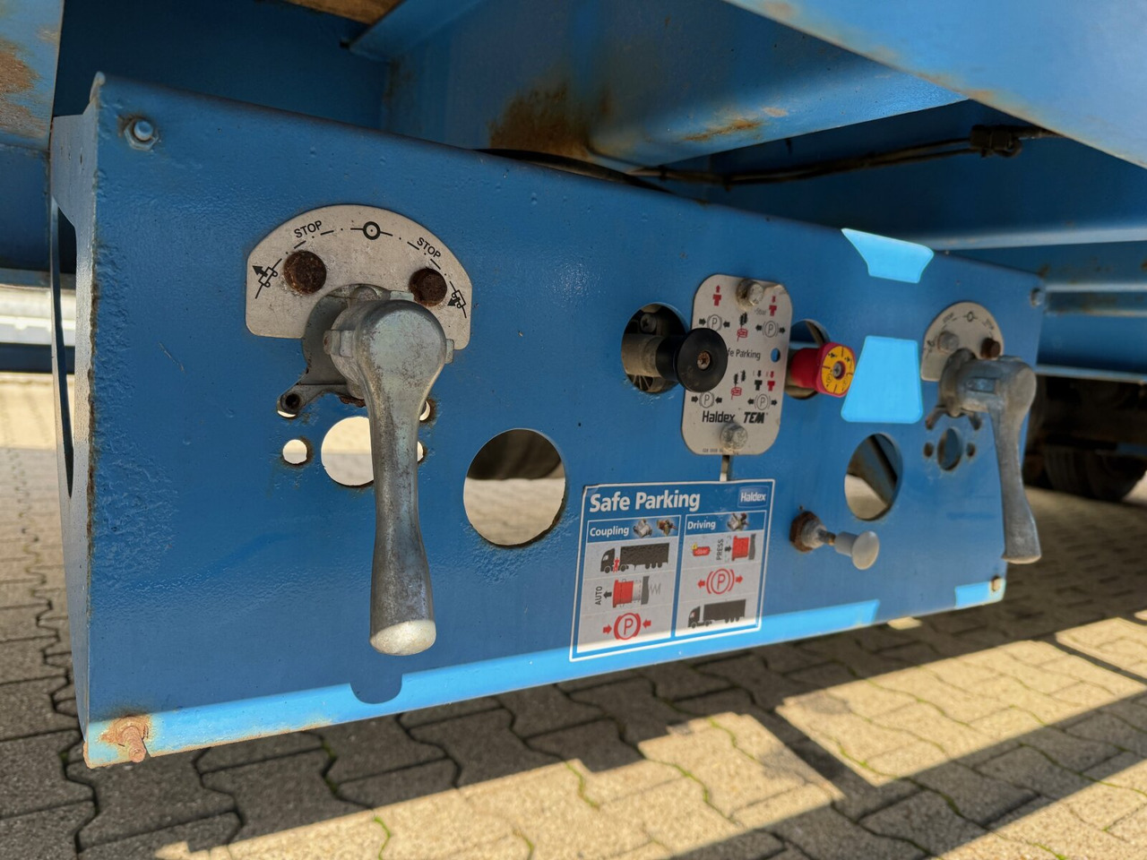 Scorpion 3-Achs Tiefladeanhänger Scorpion 3-Achs Tiefladeanhänger, Liftachse, pneumatische Auffahrrampen - Nizko noseča prikolica: slika 3 Scorpion 3-Achs Tiefladeanhänger Scorpion 3-Achs Tiefladeanhänger, Liftachse, pneumatische Auffahrrampen - Nizko noseča prikolica: slika 3