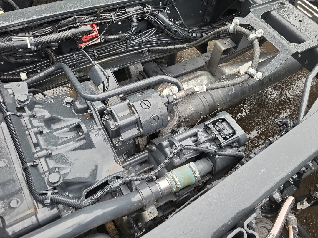 T-Way AT410T51 8x4 T-Way AT410T51 8x4, Retarder, Nebenantrieb, 4x VORHANDEN! - Tovornjak-šasija: slika 4 T-Way AT410T51 8x4 T-Way AT410T51 8x4, Retarder, Nebenantrieb, 4x VORHANDEN! - Tovornjak-šasija: slika 4