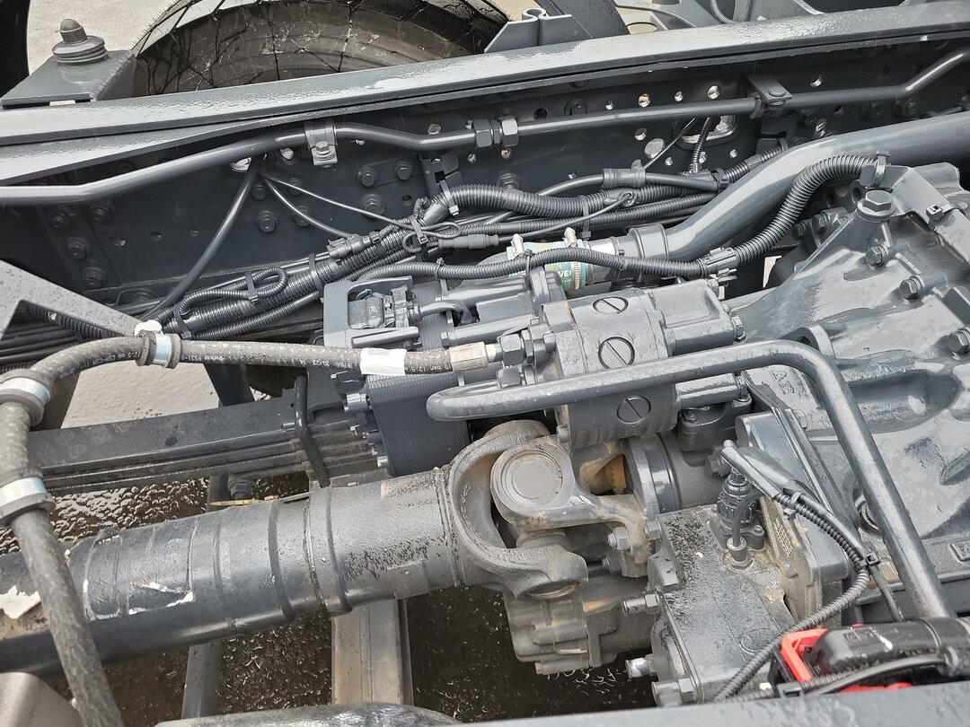 T-Way AT410T51 8x4 T-Way AT410T51 8x4, Retarder, Nebenantrieb, 4x VORHANDEN! - Tovornjak-šasija: slika 5 T-Way AT410T51 8x4 T-Way AT410T51 8x4, Retarder, Nebenantrieb, 4x VORHANDEN! - Tovornjak-šasija: slika 5