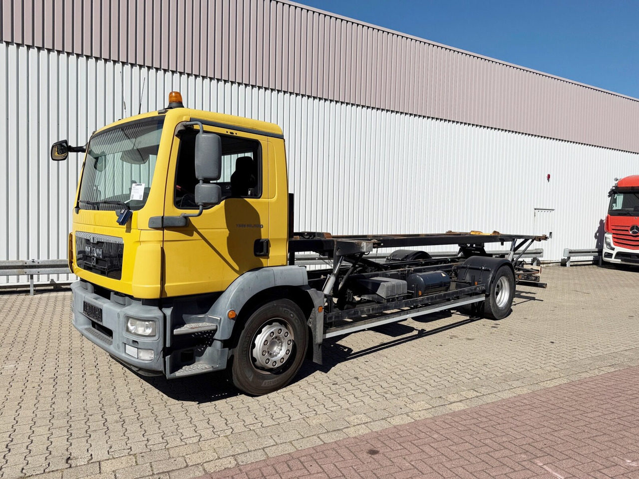 MAN TGM 18.290 4x2 LL TGM 18.290 4x2 LL, Hydr. Hubrahmen - Tovornjak: slika 1 MAN TGM 18.290 4x2 LL TGM 18.290 4x2 LL, Hydr. Hubrahmen - Tovornjak: slika 1