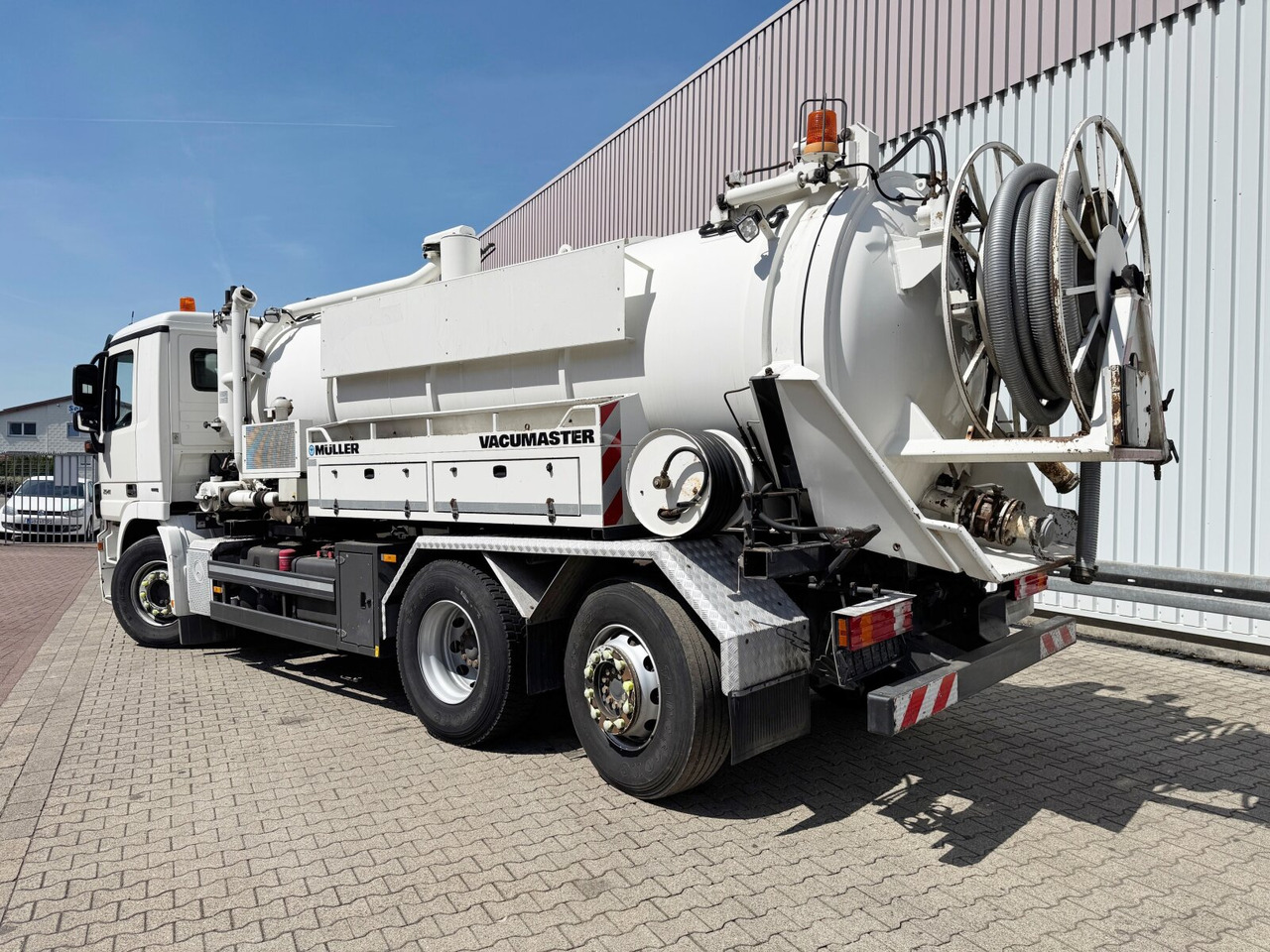 Mercedes-Benz Actros 2541 L 6x2 Actros 2541 L 6x2, Müller Saug-/Spülwagen ca. 12m³, Widi-Platte, Lift-/Lenkachse - Tovornjak: slika 5 Mercedes-Benz Actros 2541 L 6x2 Actros 2541 L 6x2, Müller Saug-/Spülwagen ca. 12m³, Widi-Platte, Lift-/Lenkachse - Tovornjak: slika 5