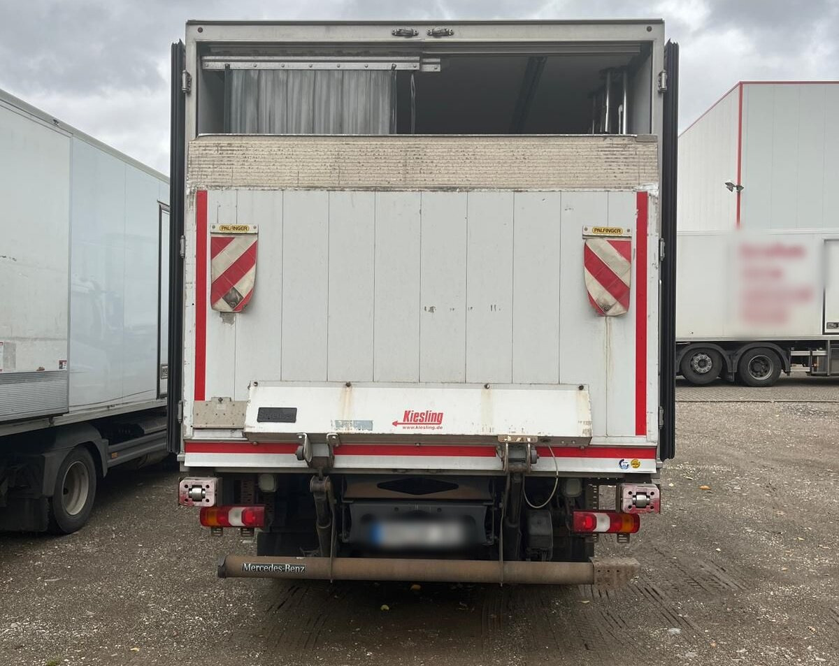 Mercedes-Benz Atego 816 4x2 Atego 816 4x2, Kühlkoffer, Trennwand, ThermoKing, LBW Sörensen - Tovornjak: slika 5 Mercedes-Benz Atego 816 4x2 Atego 816 4x2, Kühlkoffer, Trennwand, ThermoKing, LBW Sörensen - Tovornjak: slika 5