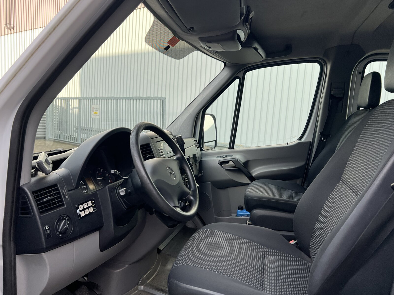 Mercedes-Benz Sprinter 515 4x2 Doka Sprinter 515 4x2 Doka, Kühlkoffer - Tovornjak: slika 5 Mercedes-Benz Sprinter 515 4x2 Doka Sprinter 515 4x2 Doka, Kühlkoffer - Tovornjak: slika 5