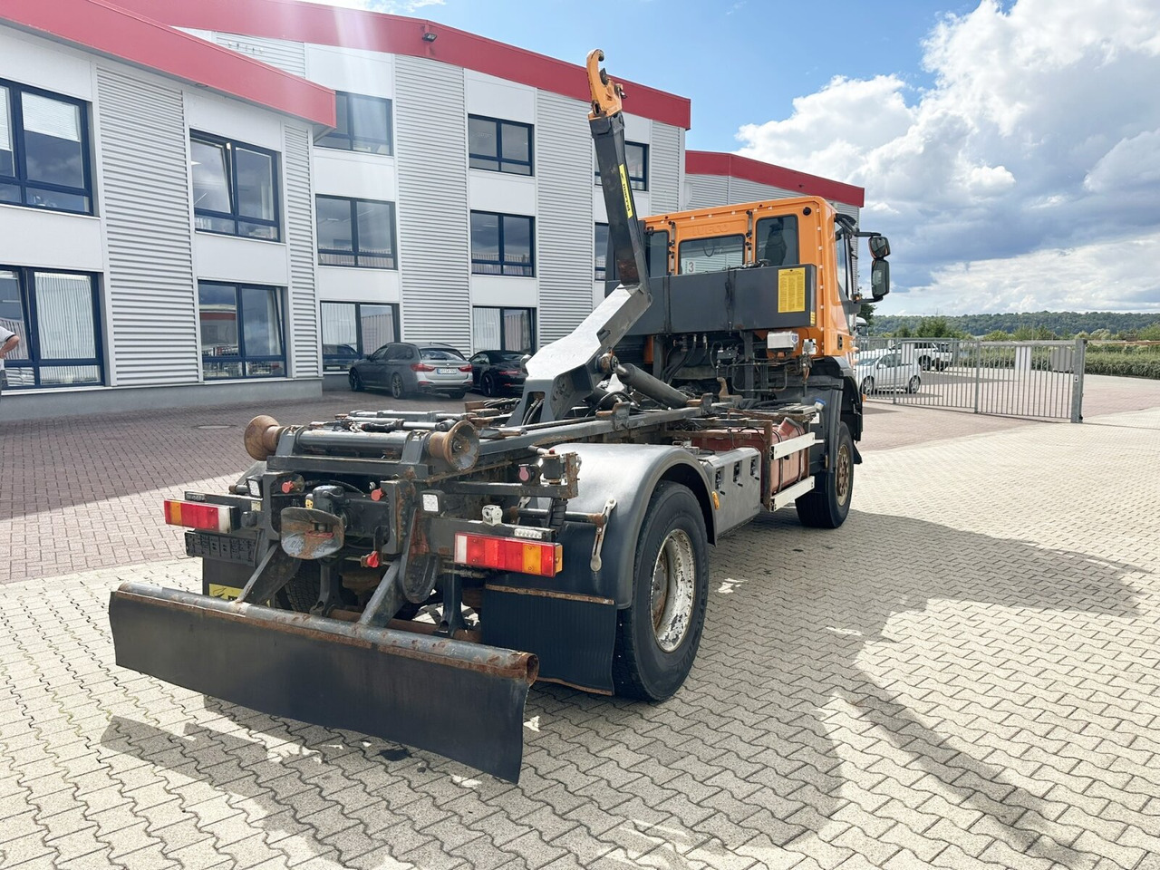 Kotalni prekucni tovornjak Trakker AD190T33WP 4x4 Trakker AD190T33WP 4x4, Winterdienstausstattung: slika 10
