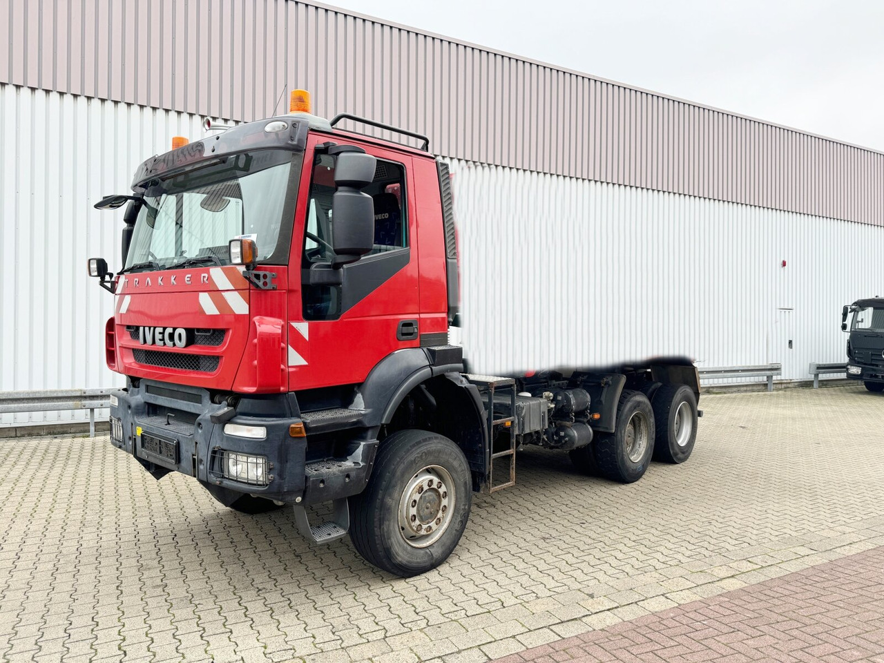 Trakker AD260T45W 6x6 Trakker AD260T45W 6x6 - Tovornjak-šasija: slika 1 Trakker AD260T45W 6x6 Trakker AD260T45W 6x6 - Tovornjak-šasija: slika 1