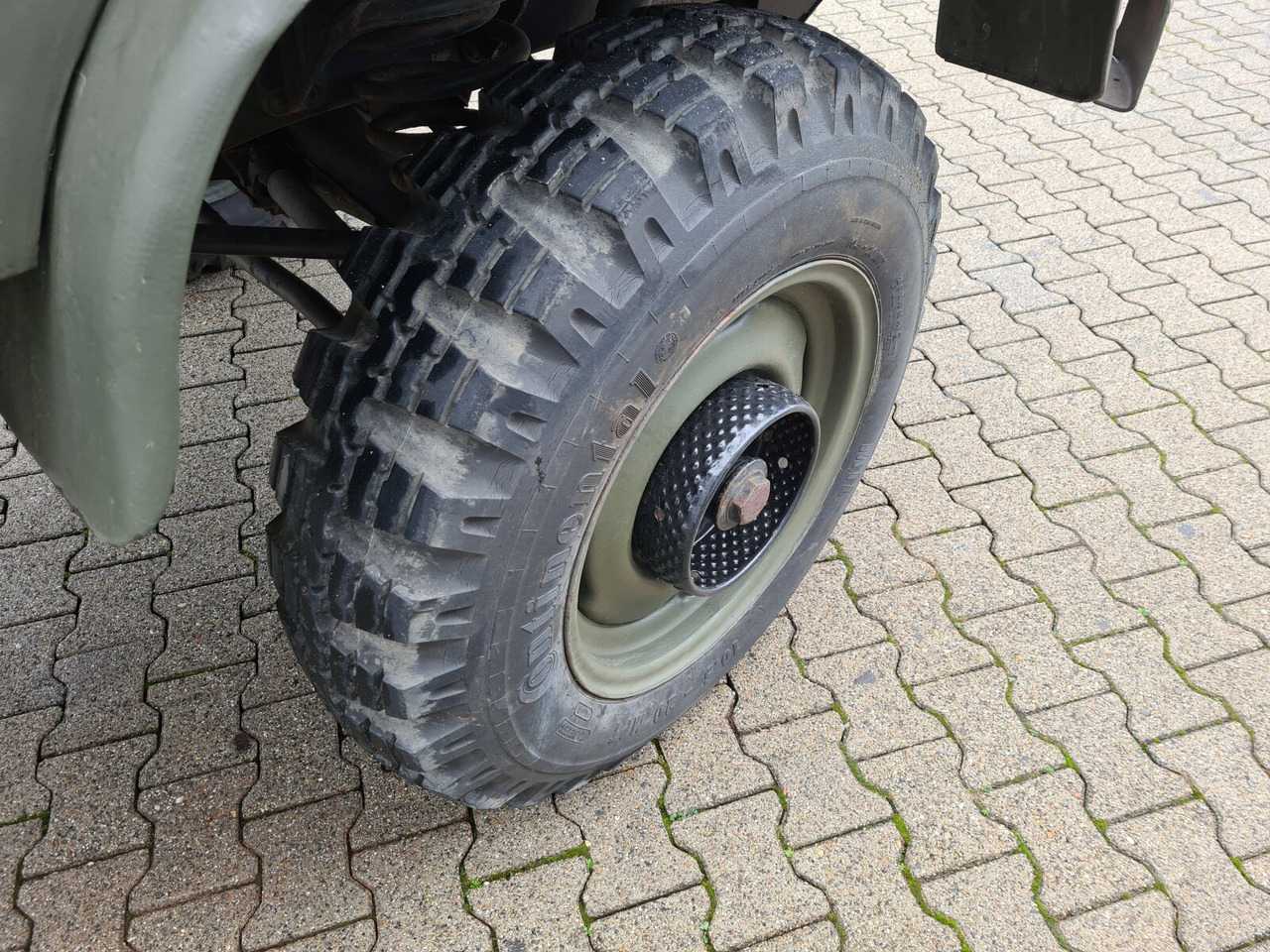 Unimog 404 4x4 S Cabrio 404 4x4 S Cabrio, Benziner - Tovornjak s kesonom: slika 2 Unimog 404 4x4 S Cabrio 404 4x4 S Cabrio, Benziner - Tovornjak s kesonom: slika 2
