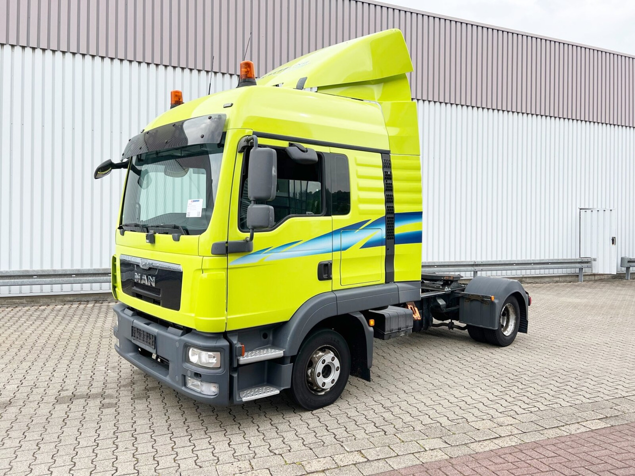 MAN TGL 8.220 4X2 BL TGL 8.220 4X2 BL - Vlačilec: slika 1 MAN TGL 8.220 4X2 BL TGL 8.220 4X2 BL - Vlačilec: slika 1