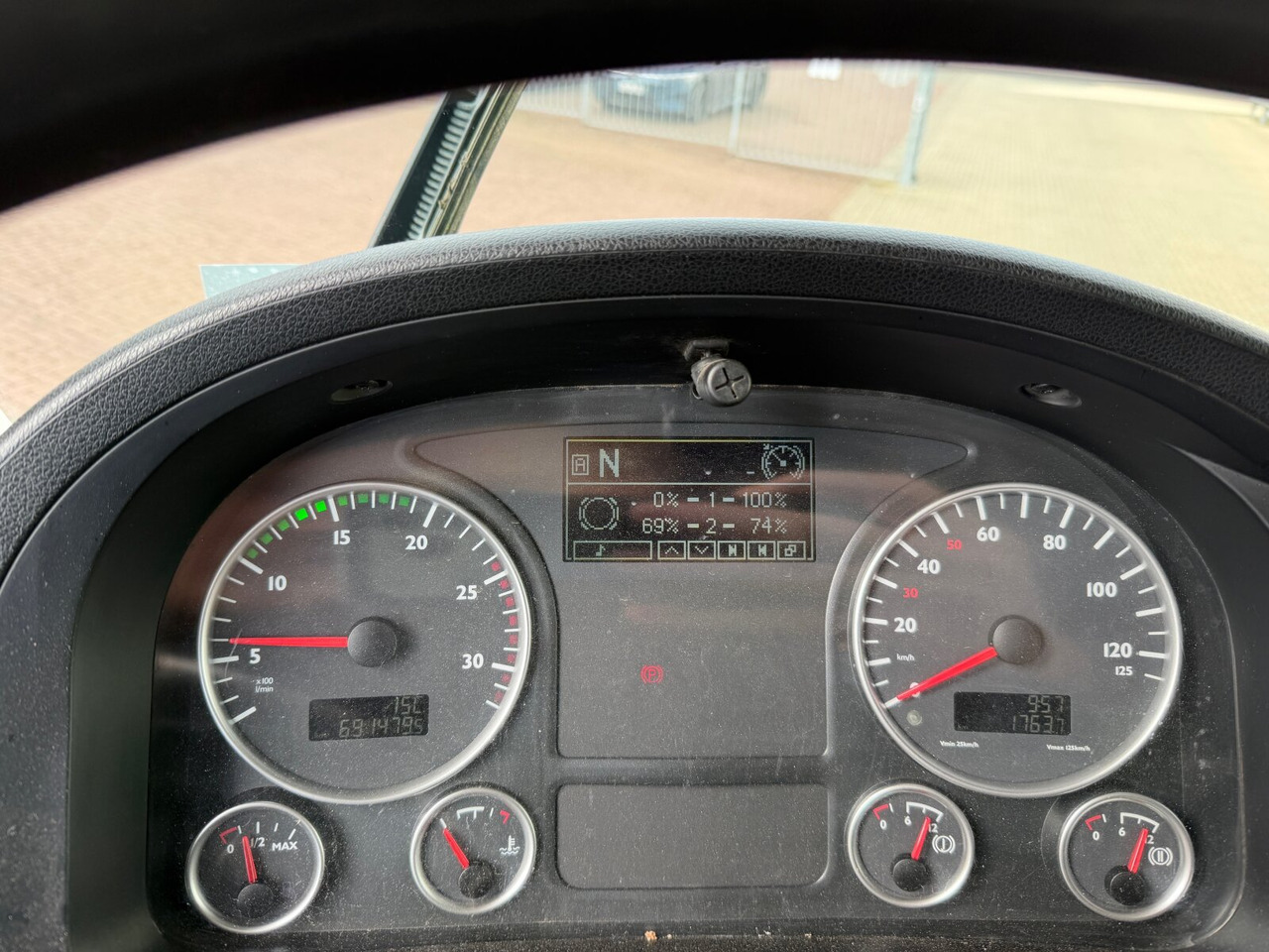 MAN TGS 18.440 4X2 LL TGS 18.440 4X2 LL, Intarder, Kipphydraulik - Vlačilec: slika 2 MAN TGS 18.440 4X2 LL TGS 18.440 4X2 LL, Intarder, Kipphydraulik - Vlačilec: slika 2