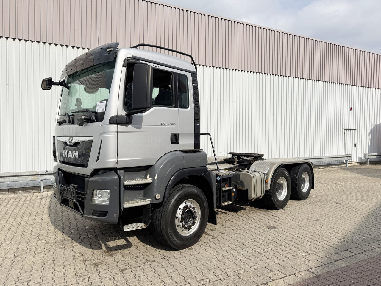 MAN TGS 26.500 6x4 BLS TGS 26.500 6x4 BLS, PriTarder, Navi, Hydraulik - Vlačilec: slika 1 MAN TGS 26.500 6x4 BLS TGS 26.500 6x4 BLS, PriTarder, Navi, Hydraulik - Vlačilec: slika 1