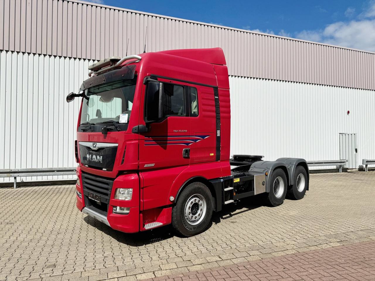 MAN TGX 33.640 6X4 BLS TGX 33.640 6X4 BLS, Retarder, Hydraulik, 70t - Vlačilec: slika 1 MAN TGX 33.640 6X4 BLS TGX 33.640 6X4 BLS, Retarder, Hydraulik, 70t - Vlačilec: slika 1