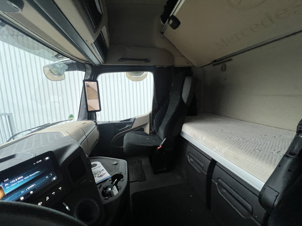 Mercedes-Benz Actros 1848 LS 4x2 Actros 1848 LS 4x2, Volumer, Retarder - Vlačilec: slika 3 Mercedes-Benz Actros 1848 LS 4x2 Actros 1848 LS 4x2, Volumer, Retarder - Vlačilec: slika 3