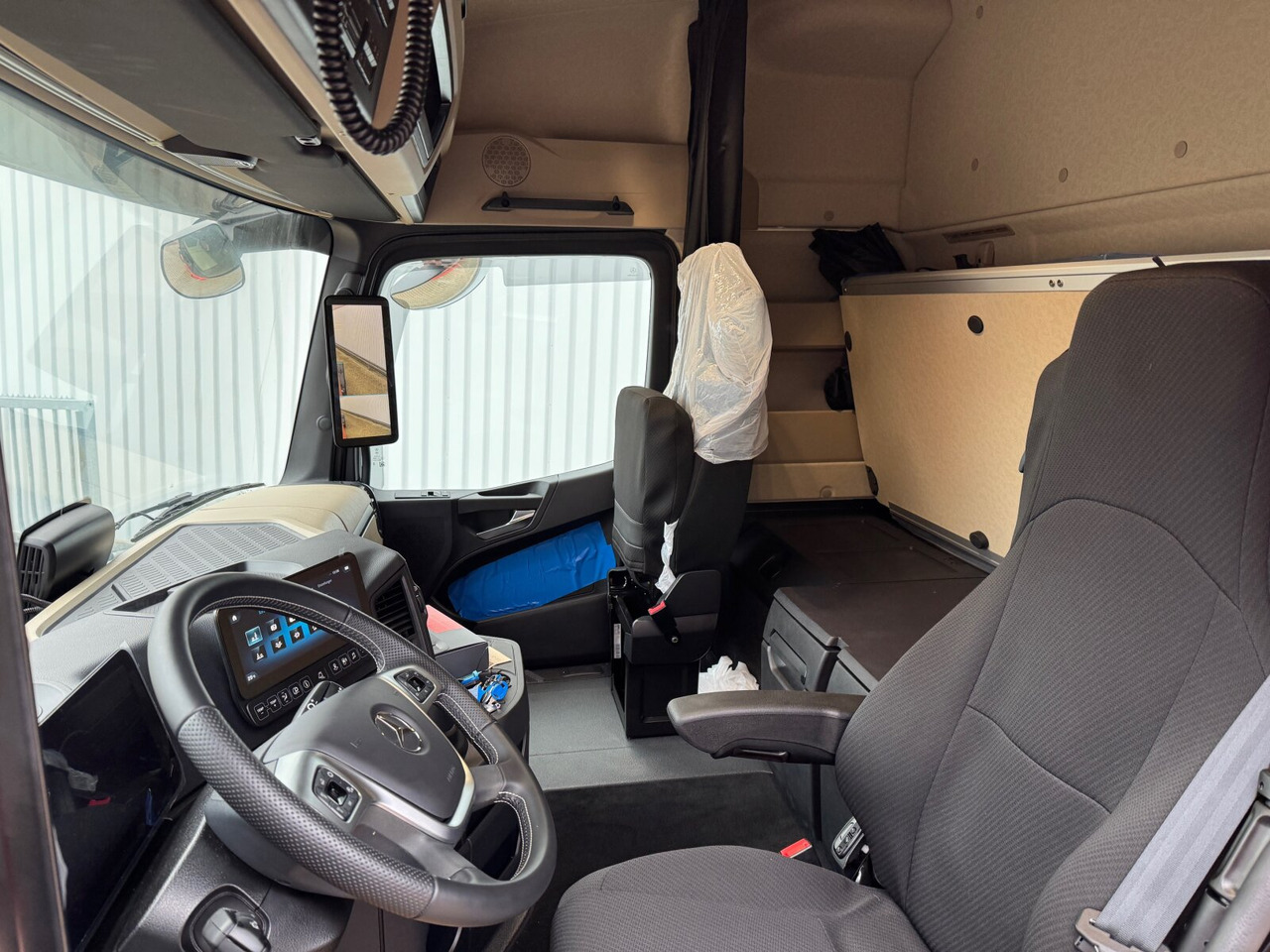 Mercedes-Benz Actros 2648 LS 6x2 Actros 2648 LS 6x2, Retarder, Liftachse, MirrorCam, StreamSpace, Navi, LED - Vlačilec: slika 3 Mercedes-Benz Actros 2648 LS 6x2 Actros 2648 LS 6x2, Retarder, Liftachse, MirrorCam, StreamSpace, Navi, LED - Vlačilec: slika 3