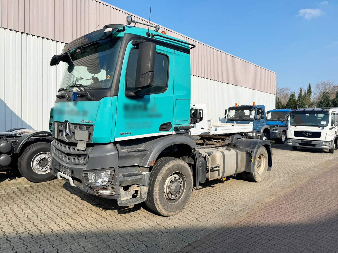Mercedes-Benz Arocs 1842 LS 4x4 HAD Arocs 1842 LS 4x4 HAD, HydroDrive, Kipphydraulik - Vlačilec: slika 1 Mercedes-Benz Arocs 1842 LS 4x4 HAD Arocs 1842 LS 4x4 HAD, HydroDrive, Kipphydraulik - Vlačilec: slika 1