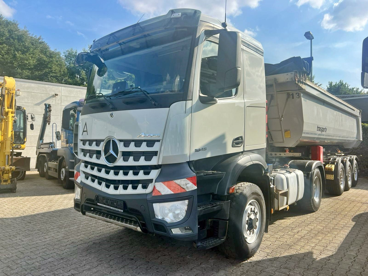 Mercedes-Benz Arocs 1845 LS 4x4 HAD Arocs 1845 LS 4x4 HAD - Vlačilec: slika 1 Mercedes-Benz Arocs 1845 LS 4x4 HAD Arocs 1845 LS 4x4 HAD - Vlačilec: slika 1