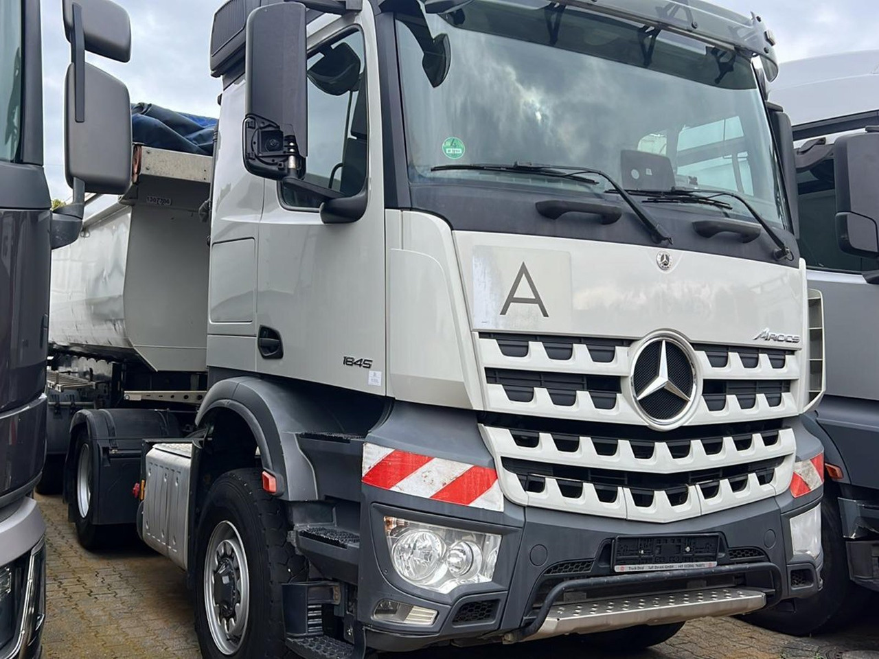 Mercedes-Benz Arocs 1845 LS 4x4 HAD Arocs 1845 LS 4x4 HAD - Vlačilec: slika 2 Mercedes-Benz Arocs 1845 LS 4x4 HAD Arocs 1845 LS 4x4 HAD - Vlačilec: slika 2