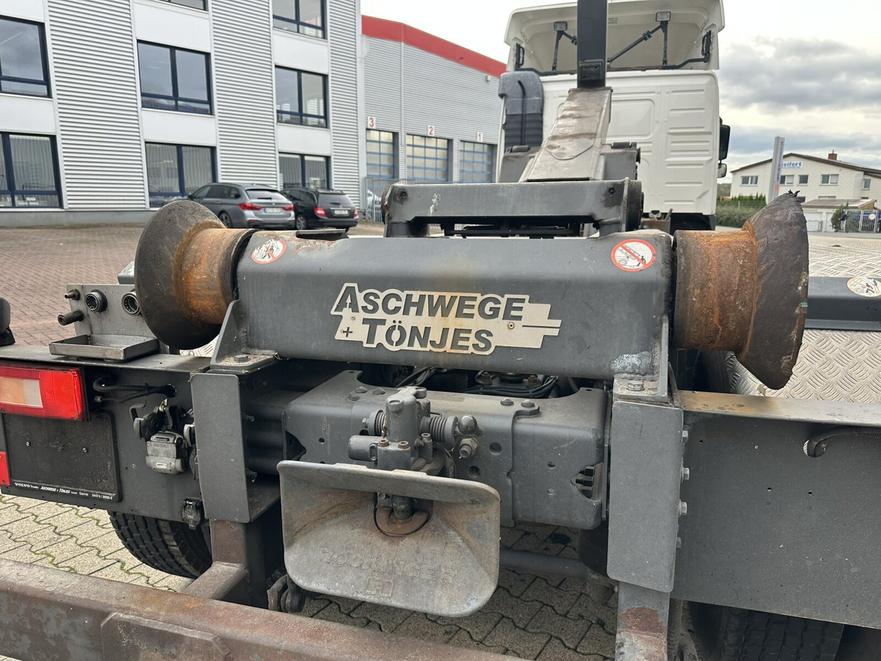 Volvo FM 400 6x4 R FM 400/6x4 R, VDL S-21-6200 4.50 bis 7.00m Container - Kotalni prekucni tovornjak: slika 2 Volvo FM 400 6x4 R FM 400/6x4 R, VDL S-21-6200 4.50 bis 7.00m Container - Kotalni prekucni tovornjak: slika 2