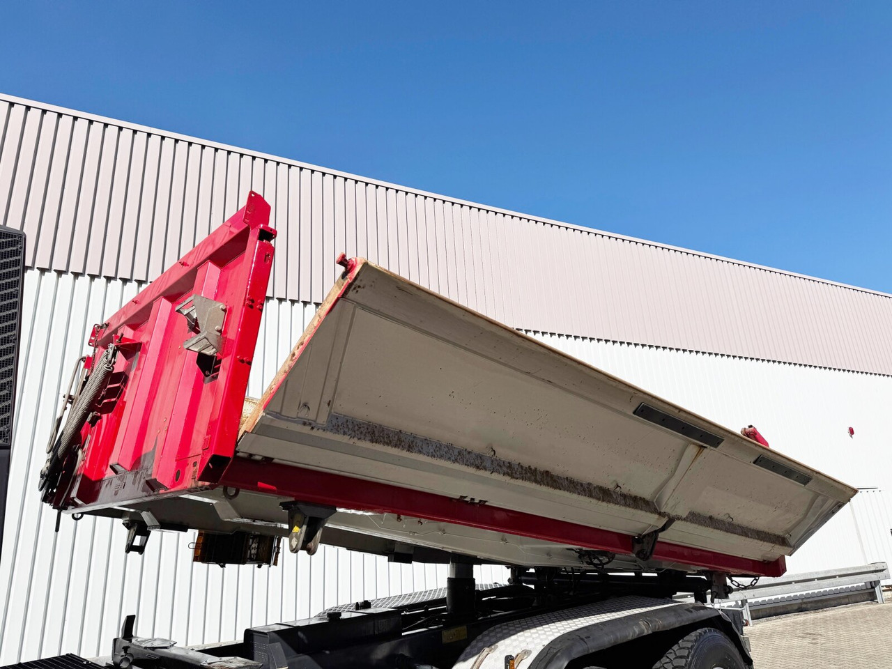 X-Way AD260X46Z 6x4 X-Way AD260X46Z 6x4, Bordmatik - Tovornjak prekucnik: slika 2 X-Way AD260X46Z 6x4 X-Way AD260X46Z 6x4, Bordmatik - Tovornjak prekucnik: slika 2