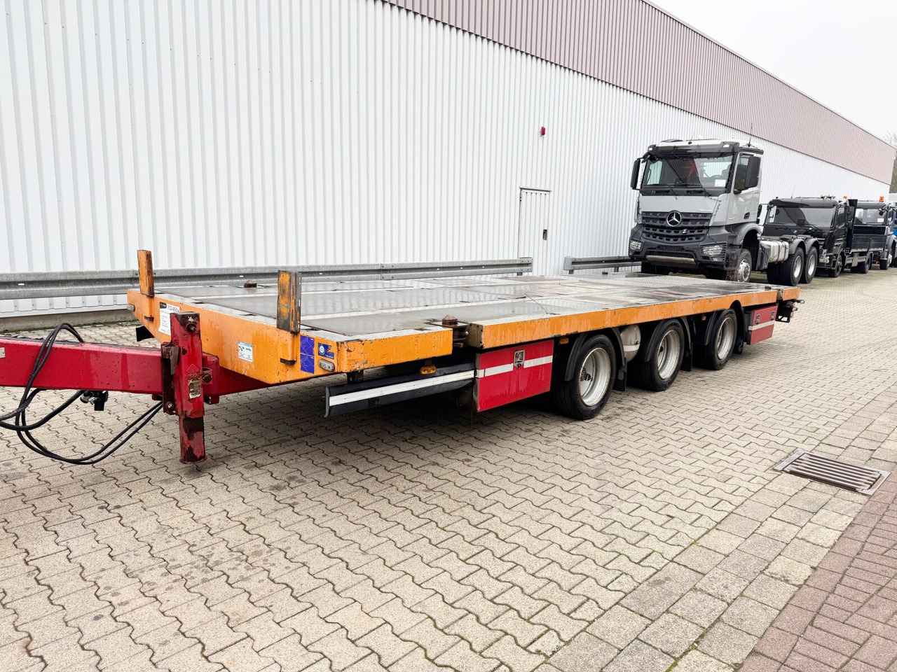ZHP 24-32 RUFA ZHP 24-32, TwistLock-Verriegelungen, Verzinkt - Plato/ Tovorna prikolica: slika 1 ZHP 24-32 RUFA ZHP 24-32, TwistLock-Verriegelungen, Verzinkt - Plato/ Tovorna prikolica: slika 1