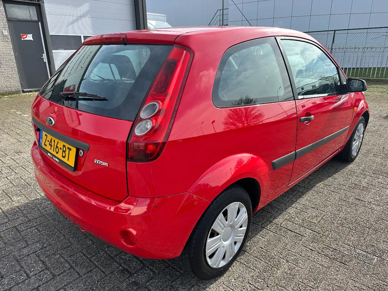 Ford Fiesta TDCi 1.4 + AIRCO + CARPLAY + REAR CAMERA + 194.511 KM - Kombilimuzina: slika 5 Ford Fiesta TDCi 1.4 + AIRCO + CARPLAY + REAR CAMERA + 194.511 KM - Kombilimuzina: slika 5