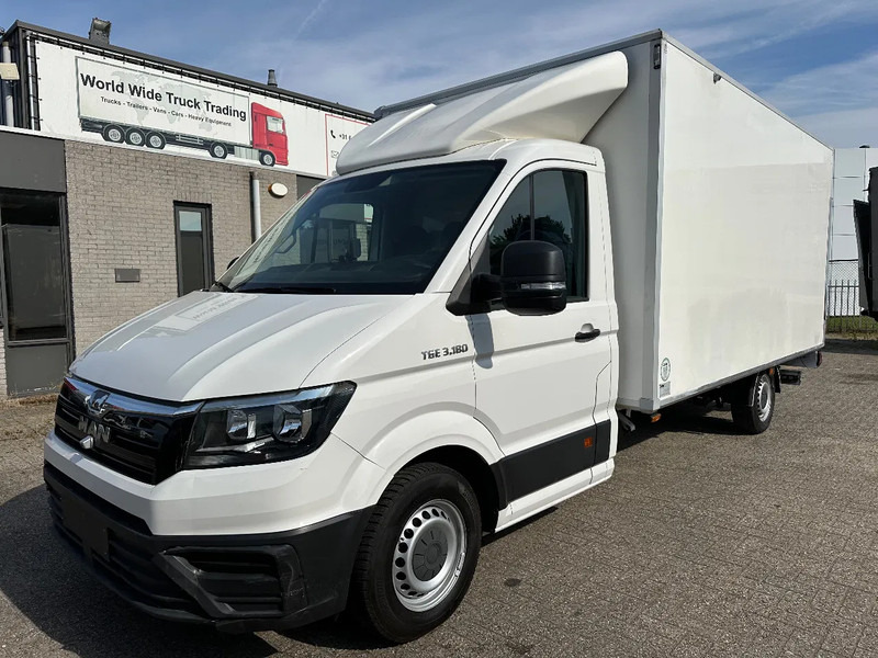MAN TGE TGE 3.180 + 360 CAMERA + LIFT + EURO 6B + AIRCO + 720 KG LOADING + 3 SEATS - Dostavno vozilo z zabojnikom: slika 1 MAN TGE TGE 3.180 + 360 CAMERA + LIFT + EURO 6B + AIRCO + 720 KG LOADING + 3 SEATS - Dostavno vozilo z zabojnikom: slika 1