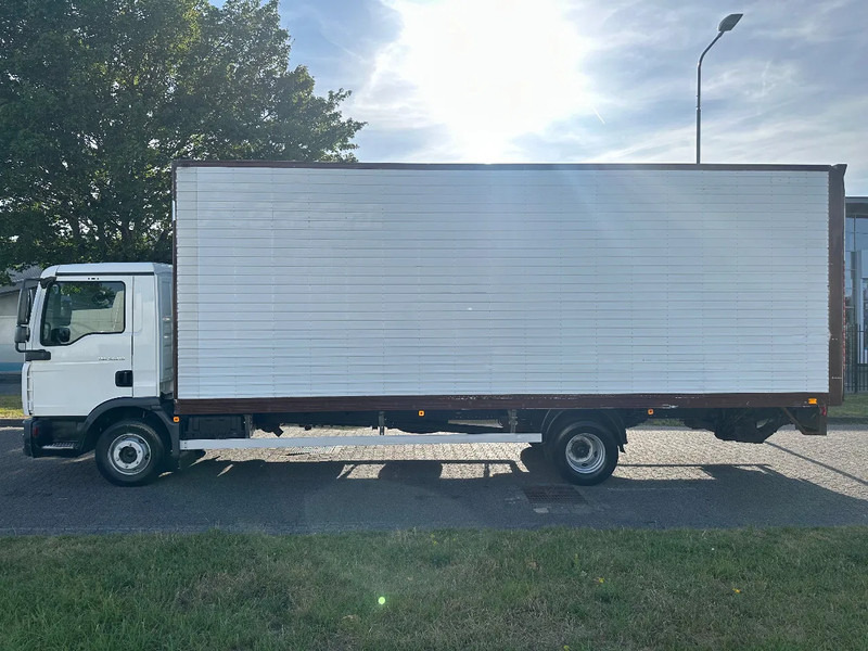 MAN TGL 12.210 MANUAL + 2000 KG LIFT + 2.60 M HIGH BIG BOX + AIRCO + SPRING / SPRING + 3 SEATS - Tovornjak zabojnik: slika 2 MAN TGL 12.210 MANUAL + 2000 KG LIFT + 2.60 M HIGH BIG BOX + AIRCO + SPRING / SPRING + 3 SEATS - Tovornjak zabojnik: slika 2