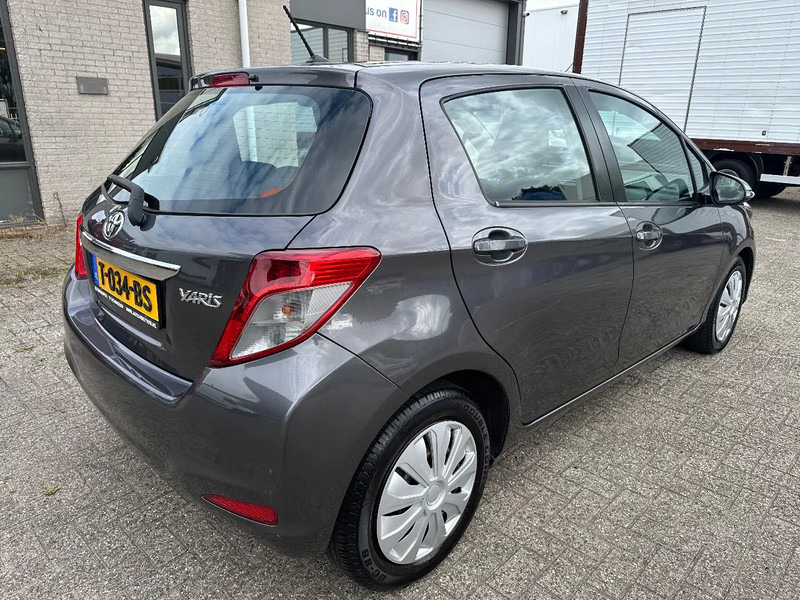 Toyota Yaris 1.4 D + NAVI + AIRCO + REAR CAMERA + APK / TUV + MARGE - Kombilimuzina: slika 4 Toyota Yaris 1.4 D + NAVI + AIRCO + REAR CAMERA + APK / TUV + MARGE - Kombilimuzina: slika 4