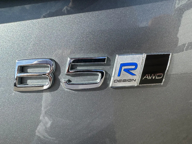 SUV Volvo XC90 B5 AWD + R-DESIGN + FULL LEATHER + 360 CAMERA + NAVI + AHK + HARMAN KARDON: slika 19