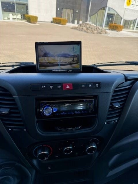 Furgon Iveco Daily 35 S12: slika 23 Furgon Iveco Daily 35 S12: slika 23