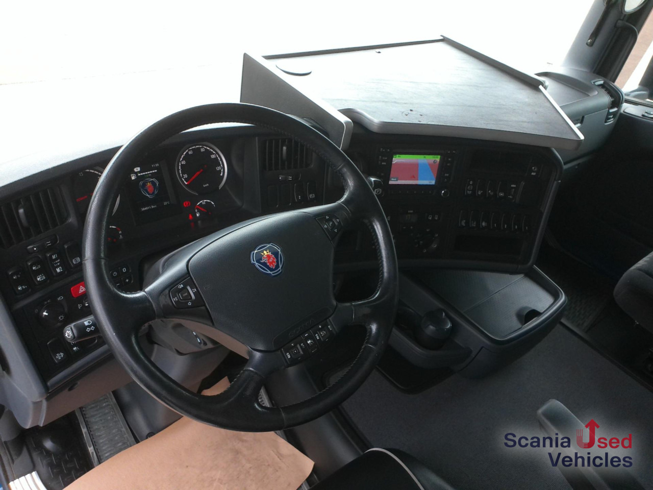 SCANIA R 450 LB6x2*4MNA - Tovornjak za prevoz konj: slika 2 SCANIA R 450 LB6x2*4MNA - Tovornjak za prevoz konj: slika 2