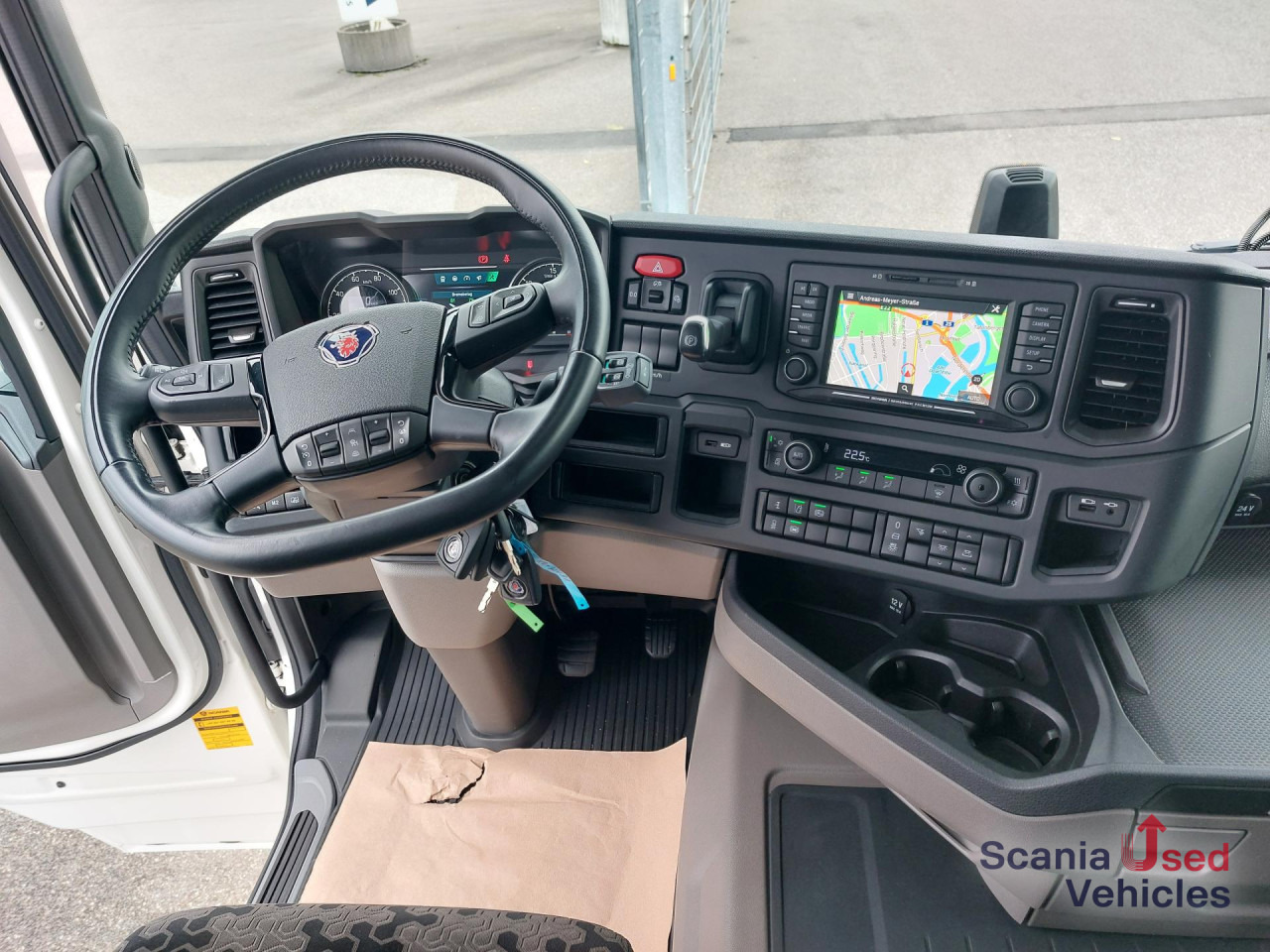 SCANIA R 460 A4x2NA, SUPER, Navi, Standklima - Vlačilec: slika 4 SCANIA R 460 A4x2NA, SUPER, Navi, Standklima - Vlačilec: slika 4