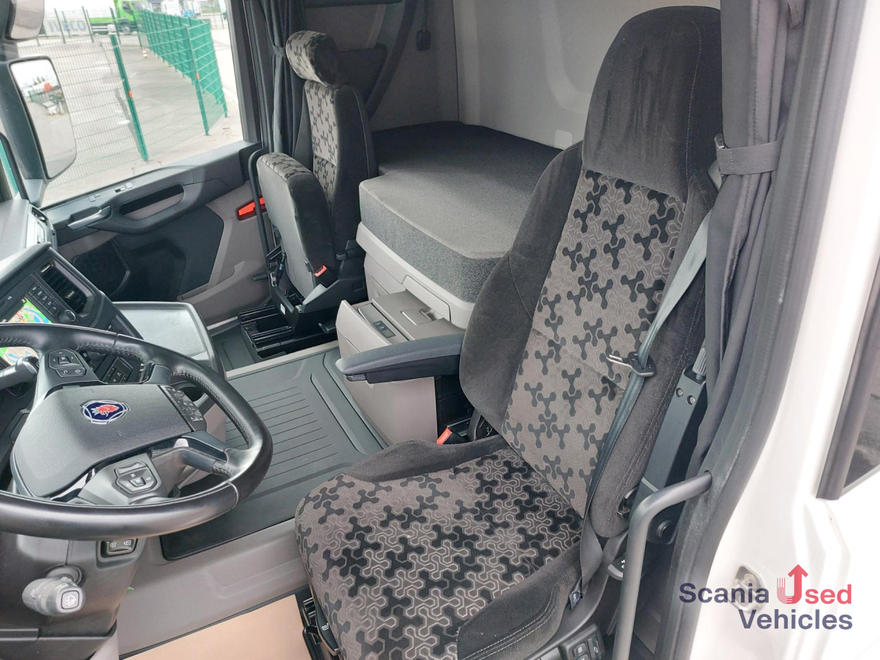SCANIA R 460 A4x2NA, SUPER, Navi, Standklima - Vlačilec: slika 2 SCANIA R 460 A4x2NA, SUPER, Navi, Standklima - Vlačilec: slika 2