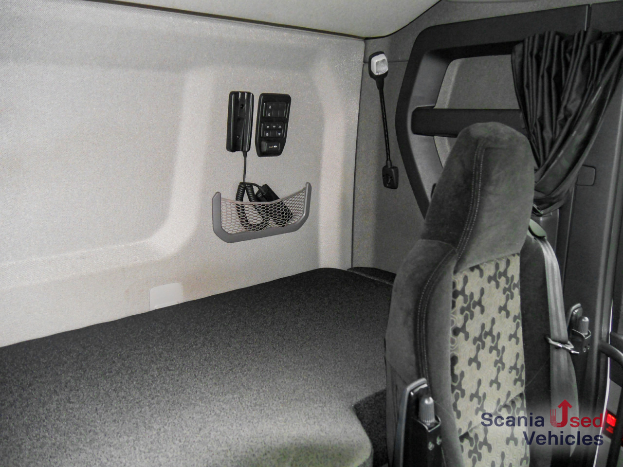 SCANIA R 460 A4x2EB - SUPER - - Vlačilec: slika 2 SCANIA R 460 A4x2EB - SUPER - - Vlačilec: slika 2