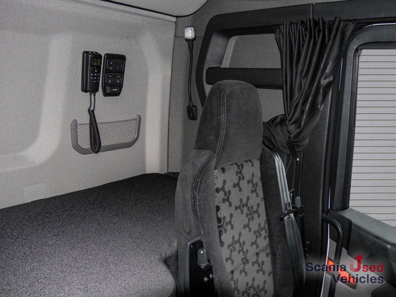 SCANIA R 460 A4x2NA - SUPER - - Vlačilec: slika 2 SCANIA R 460 A4x2NA - SUPER - - Vlačilec: slika 2