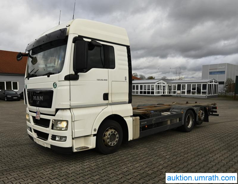 Insolvenzauktion: MAN TGX 26.440 6X2-2 LL ATL- BDF Wechselsystem XLX - Fahrerhaus Automatik Kimaautomatik AHK EURO 5 - Kontejnerski tovornjak/ Tovornjak z zamenljivim tovoriščem: slika 1 Insolvenzauktion: MAN TGX 26.440 6X2-2 LL ATL- BDF Wechselsystem XLX - Fahrerhaus Automatik Kimaautomatik AHK EURO 5 - Kontejnerski tovornjak/ Tovornjak z zamenljivim tovoriščem: slika 1
