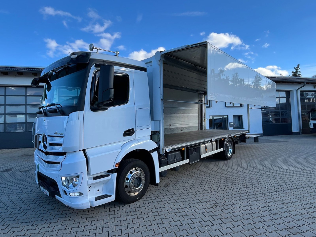 Mercedes-Benz Antos 1836 Klappwand Getränkekoffer beheizt - Tovornjak za prevoz pijač: slika 2 Mercedes-Benz Antos 1836 Klappwand Getränkekoffer beheizt - Tovornjak za prevoz pijač: slika 2