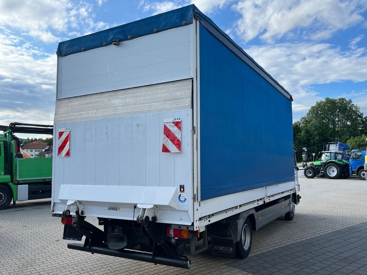 Mercedes-Benz Atego 818 Klima Sperre 74100KM 2,70 Ladehöhe - Dostavno vozilo s ponjavo: slika 4 Mercedes-Benz Atego 818 Klima Sperre 74100KM 2,70 Ladehöhe - Dostavno vozilo s ponjavo: slika 4