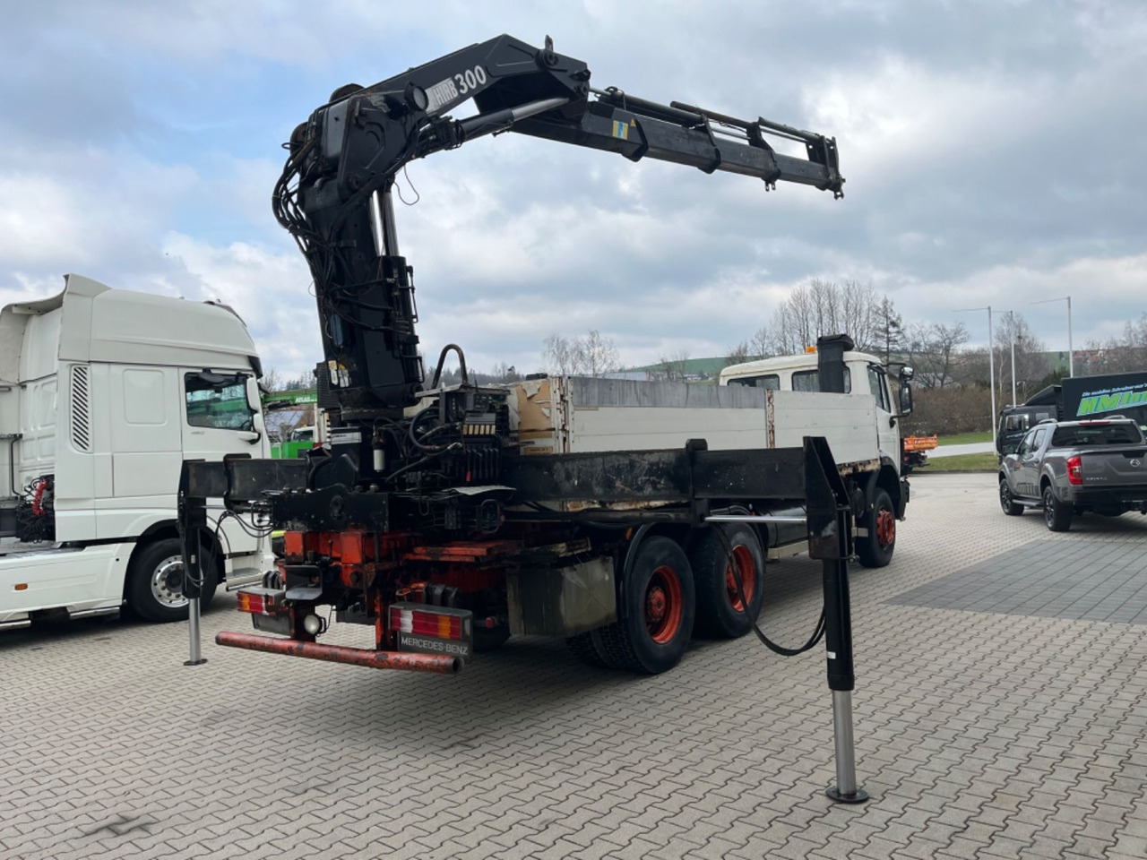 Mercedes-Benz SK 2635 6x4 V8 Pritsche mit HIAB 300-4 - Tovornjak s kesonom, Tovornjak z dvigalom: slika 3 Mercedes-Benz SK 2635 6x4 V8 Pritsche mit HIAB 300-4 - Tovornjak s kesonom, Tovornjak z dvigalom: slika 3