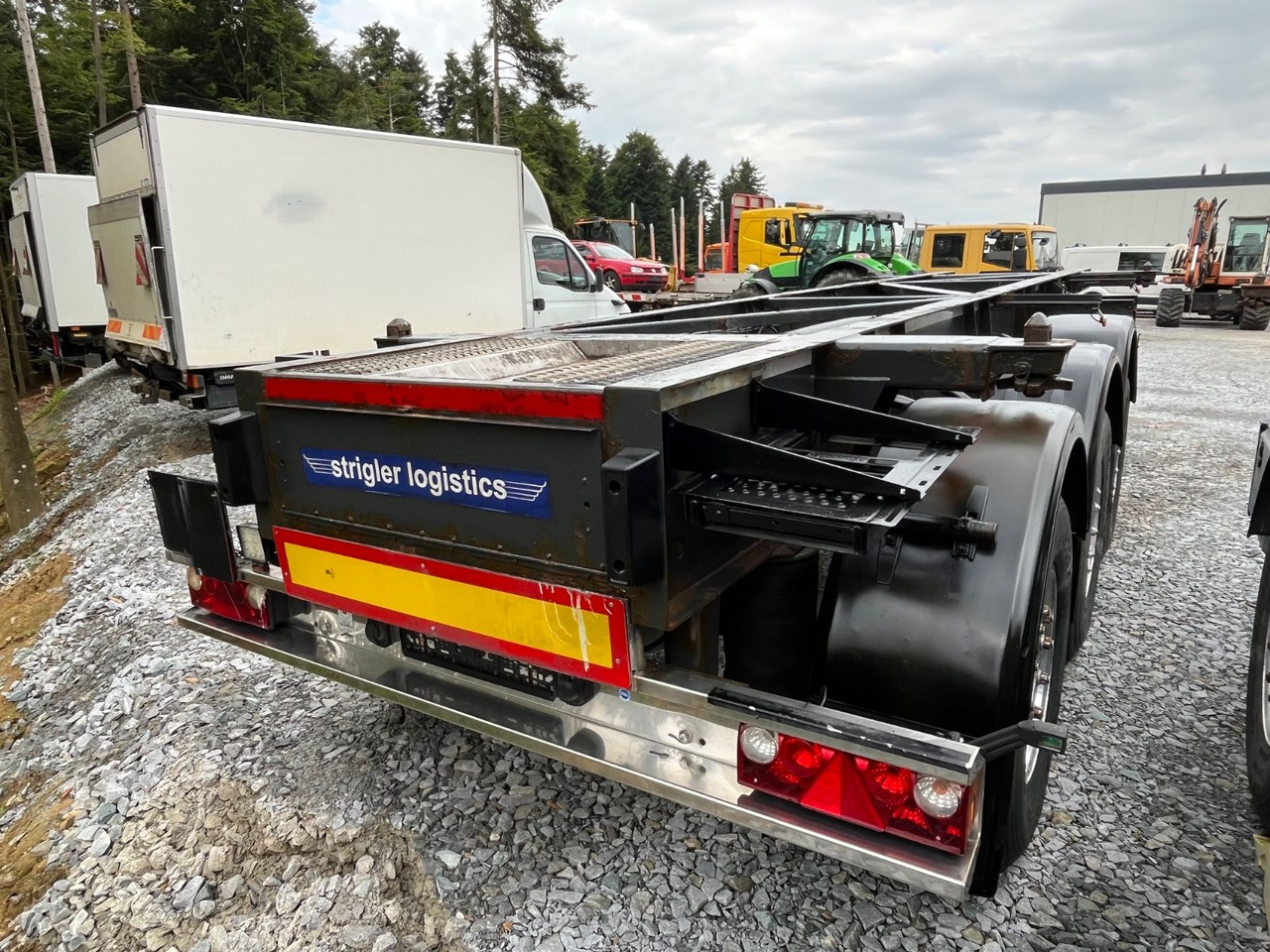 Schwarzmüller S1 R-Serie Tank Chassis ADR SAF Alufelgen - Kontejnerska polprikolica/ Polprikolica z zamenljivim tovoriščem: slika 2 Schwarzmüller S1 R-Serie Tank Chassis ADR SAF Alufelgen - Kontejnerska polprikolica/ Polprikolica z zamenljivim tovoriščem: slika 2