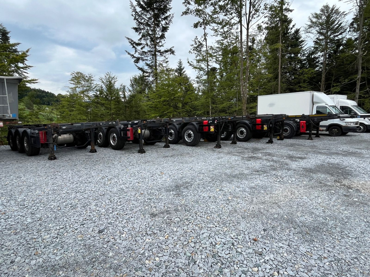 Schwarzmüller S1 R-Serie Tank Chassis ADR SAF Alufelgen - Kontejnerska polprikolica/ Polprikolica z zamenljivim tovoriščem: slika 1 Schwarzmüller S1 R-Serie Tank Chassis ADR SAF Alufelgen - Kontejnerska polprikolica/ Polprikolica z zamenljivim tovoriščem: slika 1