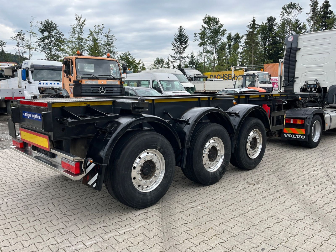Schwarzmüller S1 R-Serie Tank Chassis ADR SAF Alufelgen - Kontejnerska polprikolica/ Polprikolica z zamenljivim tovoriščem: slika 2 Schwarzmüller S1 R-Serie Tank Chassis ADR SAF Alufelgen - Kontejnerska polprikolica/ Polprikolica z zamenljivim tovoriščem: slika 2